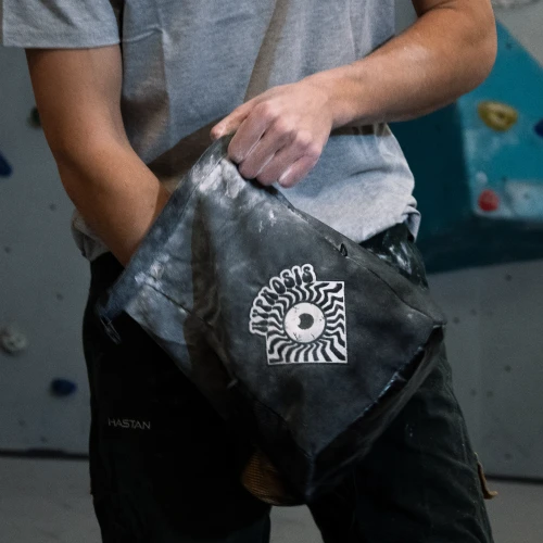 czarny_worek_boulderowy_hypnosis_Everberg.webp