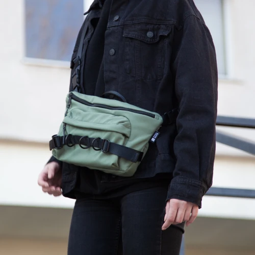 Pojemna_turystyczna_saszetka_Everberg.webp